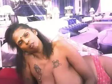 Sexyva4u2luv  live sex cam