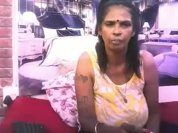 Sexyva4u2luv  live sex cam