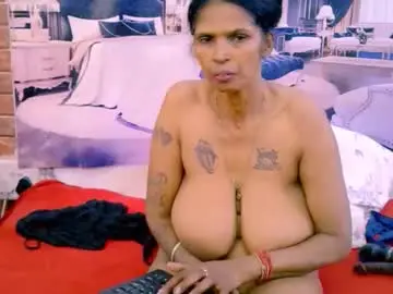 Sexyva4u2luv  live sex cam