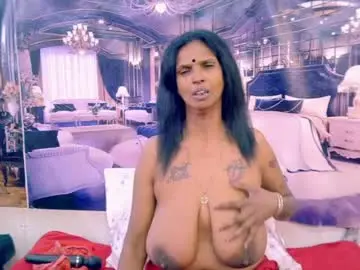 Sexyva4u2luv  live sex cam