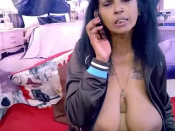 Sexyva4u2luv  live sex cam