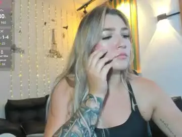 Violett_25  live sex cam