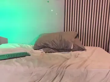 Adelerouss  live sex cam