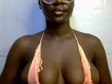 Black_petitqueen12  live sex cam