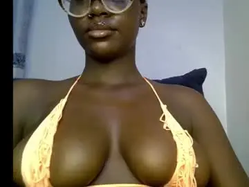 Black_petitqueen12  live sex cam