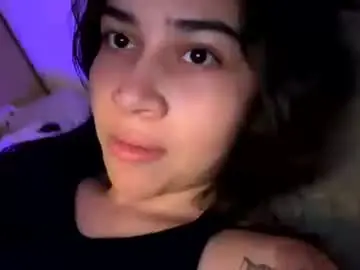 Coralwells  live sex cam