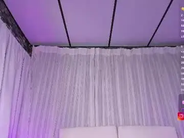 Coralwells  live sex cam