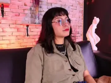 Kitty_malach  live sex cam