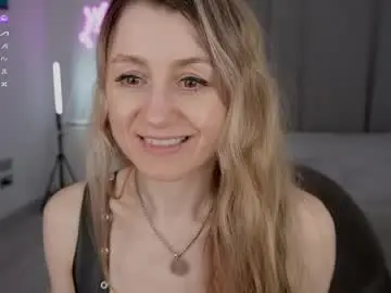 Milanacamgirl  live sex cam