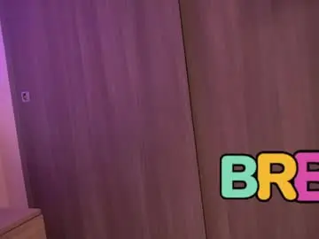 Violetta_swift_  live sex cam