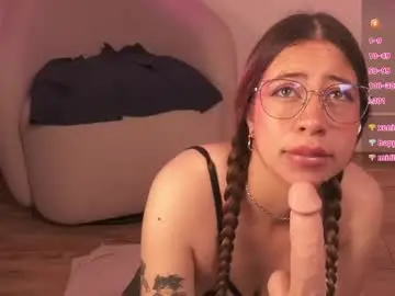 Airi_pierce  live sex cam