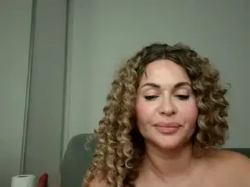 Curlymiastar  live sex cam