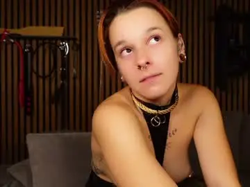 Izzy_inked  live sex cam