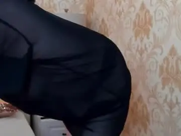 Juliahunts  live sex cam