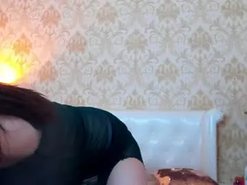 Juliahunts  live sex cam