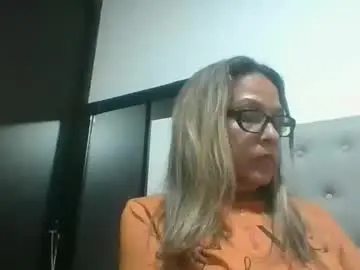 Lunamadame  live sex cam