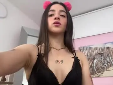 Julieth104  live sex cam