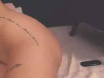 Selenaallure  live sex cam