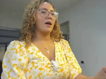 Yanna_jonness  live sex cam