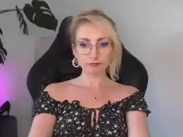 Cinderellamoon  live sex cam