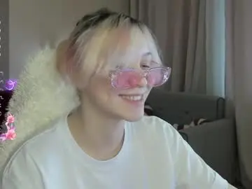 Emilytrase  live sex cam