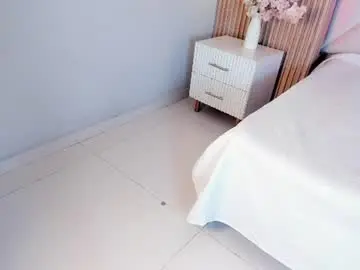 Emma__taylor__  live sex cam