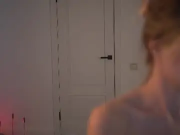 Esmereal  live sex cam