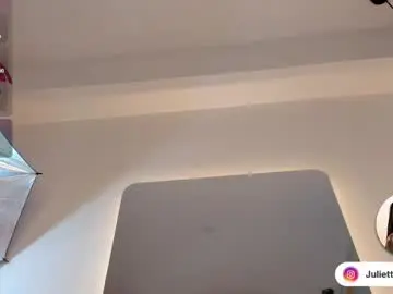 Juliett_adams_  live sex cam