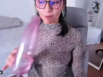 Martiiinaa_  live sex cam