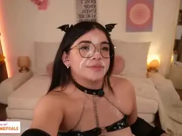 Cammiefoalss  live sex cam