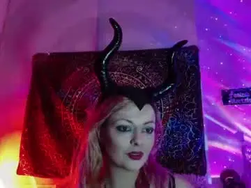 Goddessrubysnowbun  live sex cam
