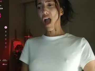 Innocentlatiina  live sex cam
