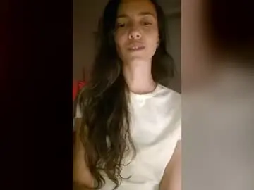 Innocentlatiina  live sex cam