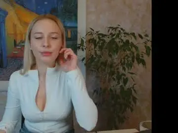 Loravine  live sex cam