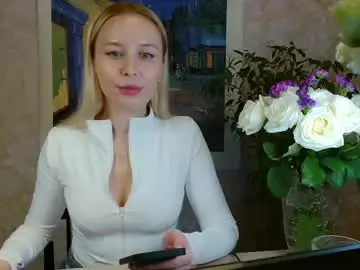 Loravine  live sex cam