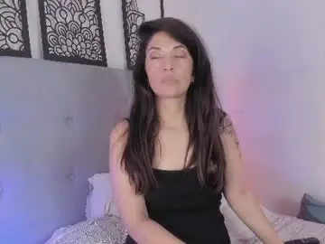 Lourreinstounn  live sex cam
