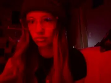 Petitegirl777  live sex cam