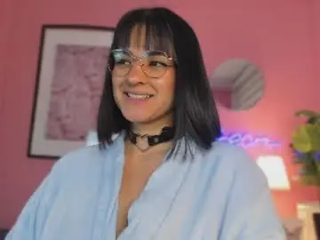 Soysaraa_  live sex cam