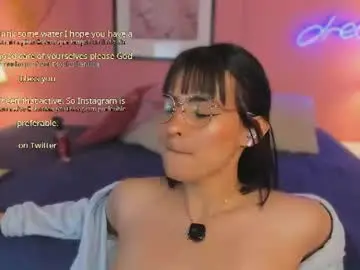 Soysaraa_  live sex cam