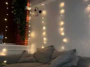 Tashinadoncaster  live sex cam