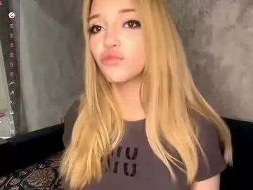 Tashinadoncaster  live sex cam