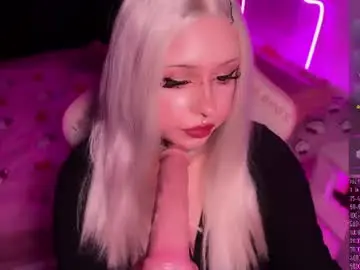 H3ntaikitty  live sex cam