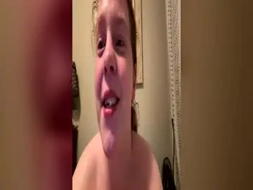 Happysnowbunny24  live sex cam
