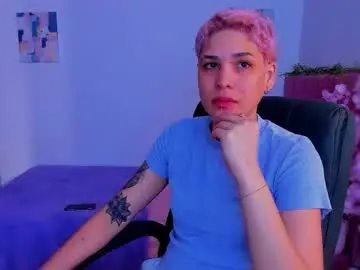 Laura_r23  live sex cam