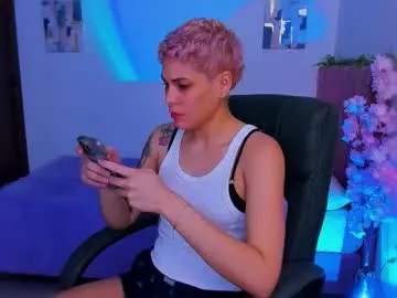 Laura_r23  live sex cam