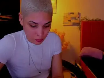 Laura_r23  live sex cam