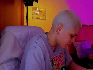 Laura_r23  live sex cam