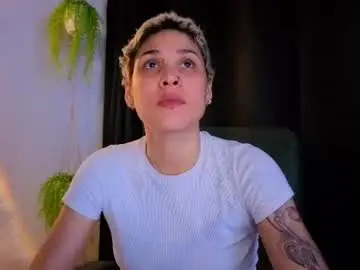 Laura_r23  live sex cam