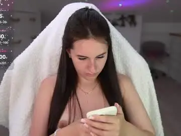 Lizzi_fox  live sex cam