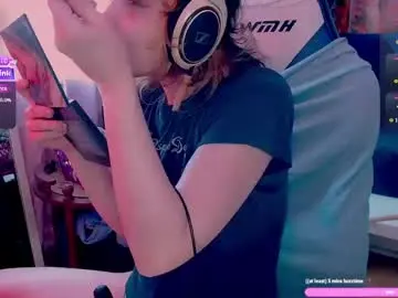 Lunaoddity  live sex cam